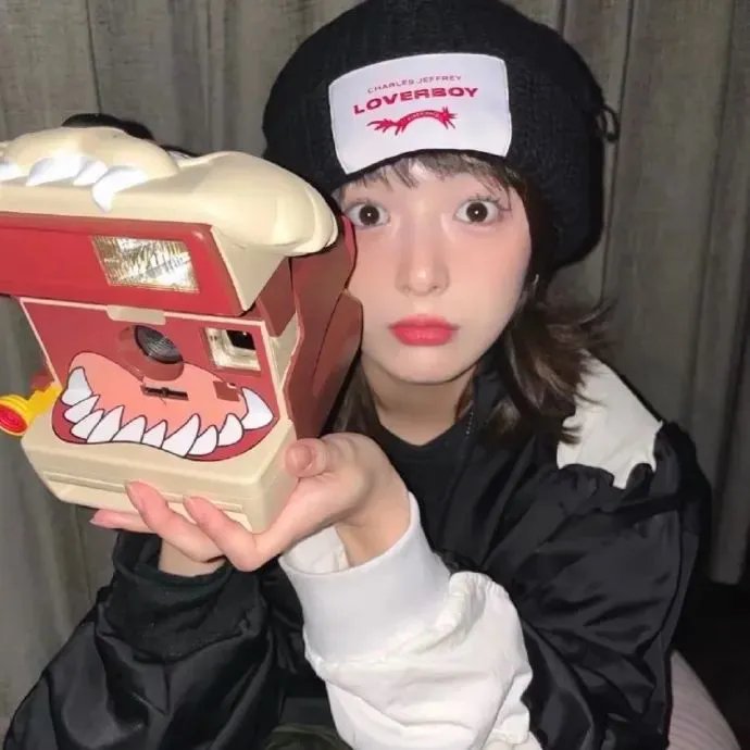 艳谍金骷髅